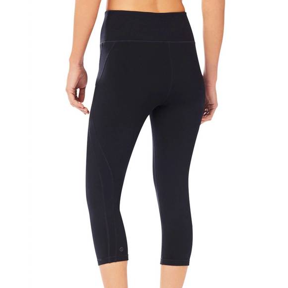 NEW SHAPE ACTIVE high rise capri leggings in black - Picture 2 of 2